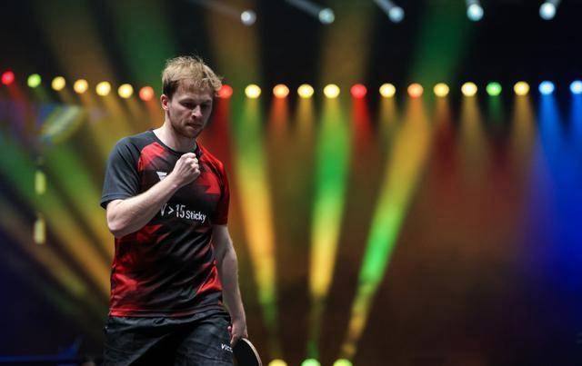 同年龄层的 同年龄层的